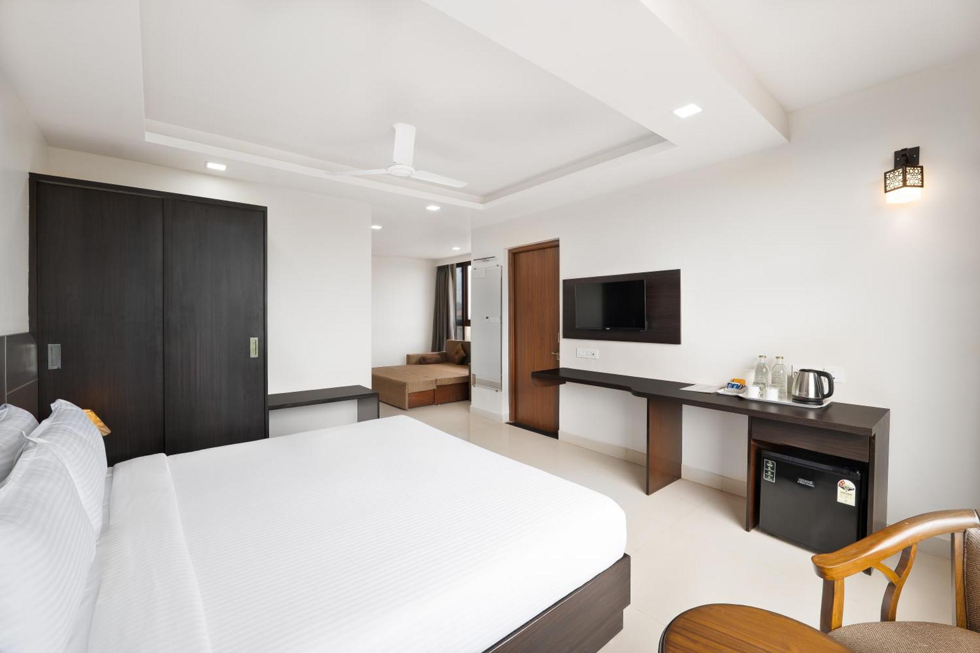 Bsg Porvorim Regency Hotel Goa Exterior foto